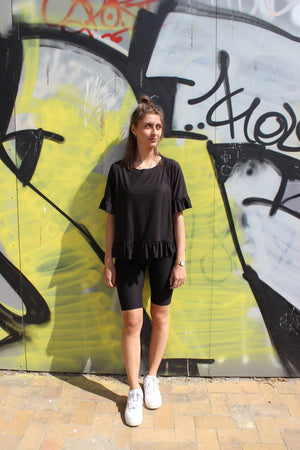 Alma ciklas Shorts - juoda