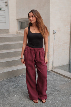 Astrida Lina Pants - Raudona