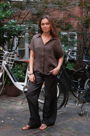 Astrid Lininiai marškiniai – rudi