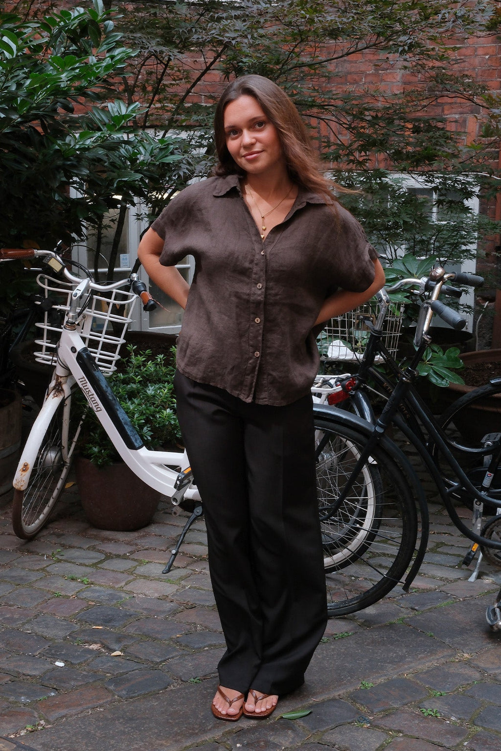 Astrid Lininiai marškiniai – rudi