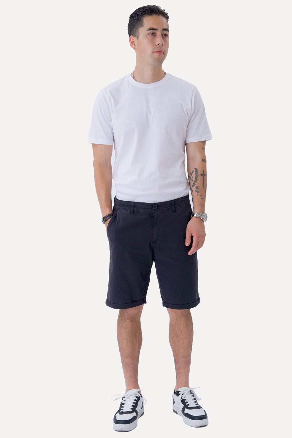 Chino Shorts - Juoda