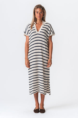 Viktorijos suknelė - balta/karinis jūrų laivynas