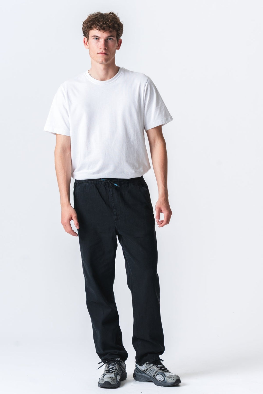 „Caleb Loe Fit Fit Jeans“ - juodi