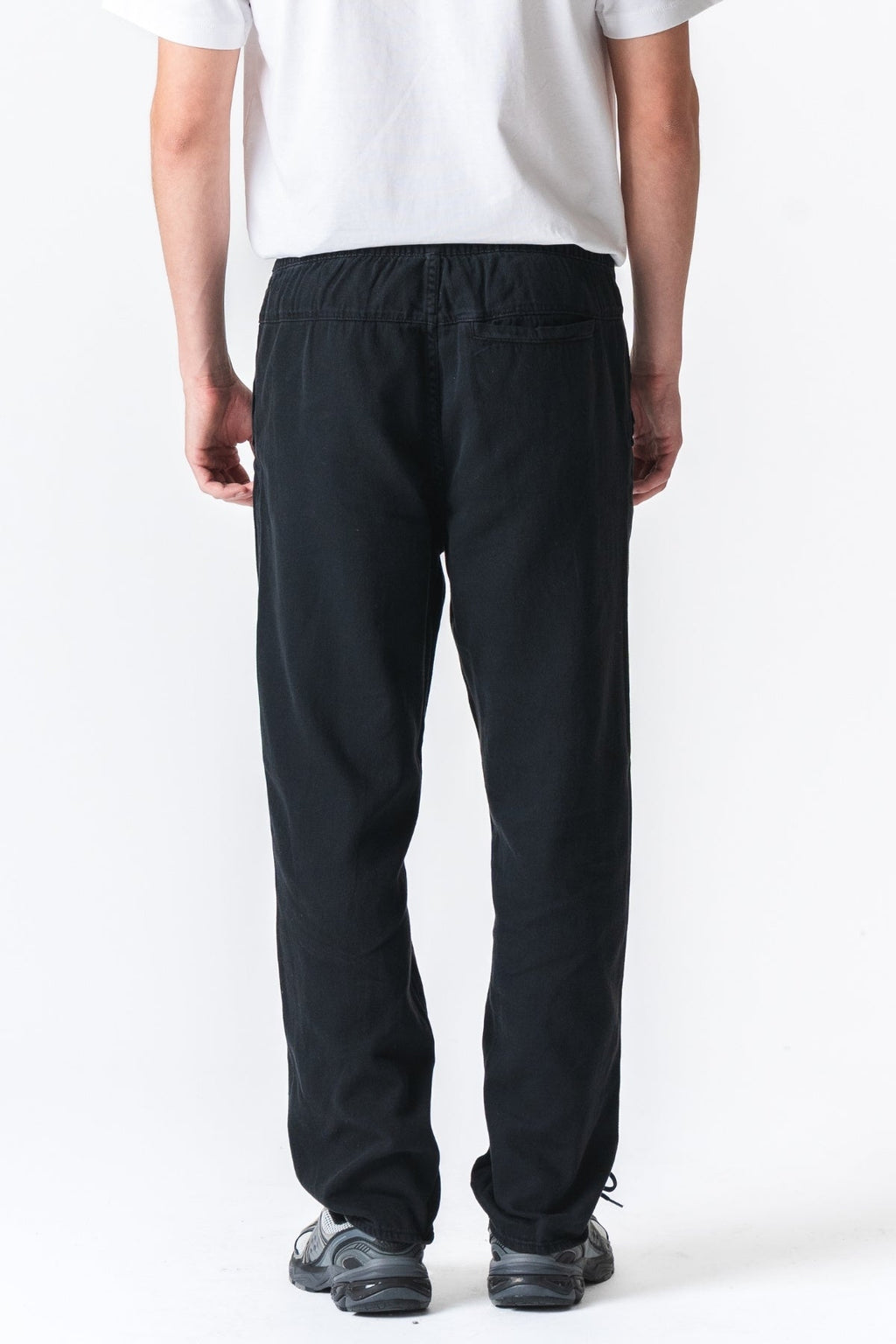 „Caleb Loe Fit Fit Jeans“ - juodi