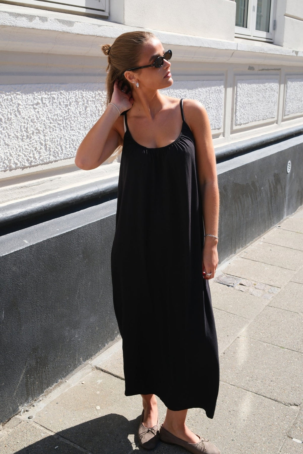 „Luna Singlet“ kulkšnies suknelė - juoda