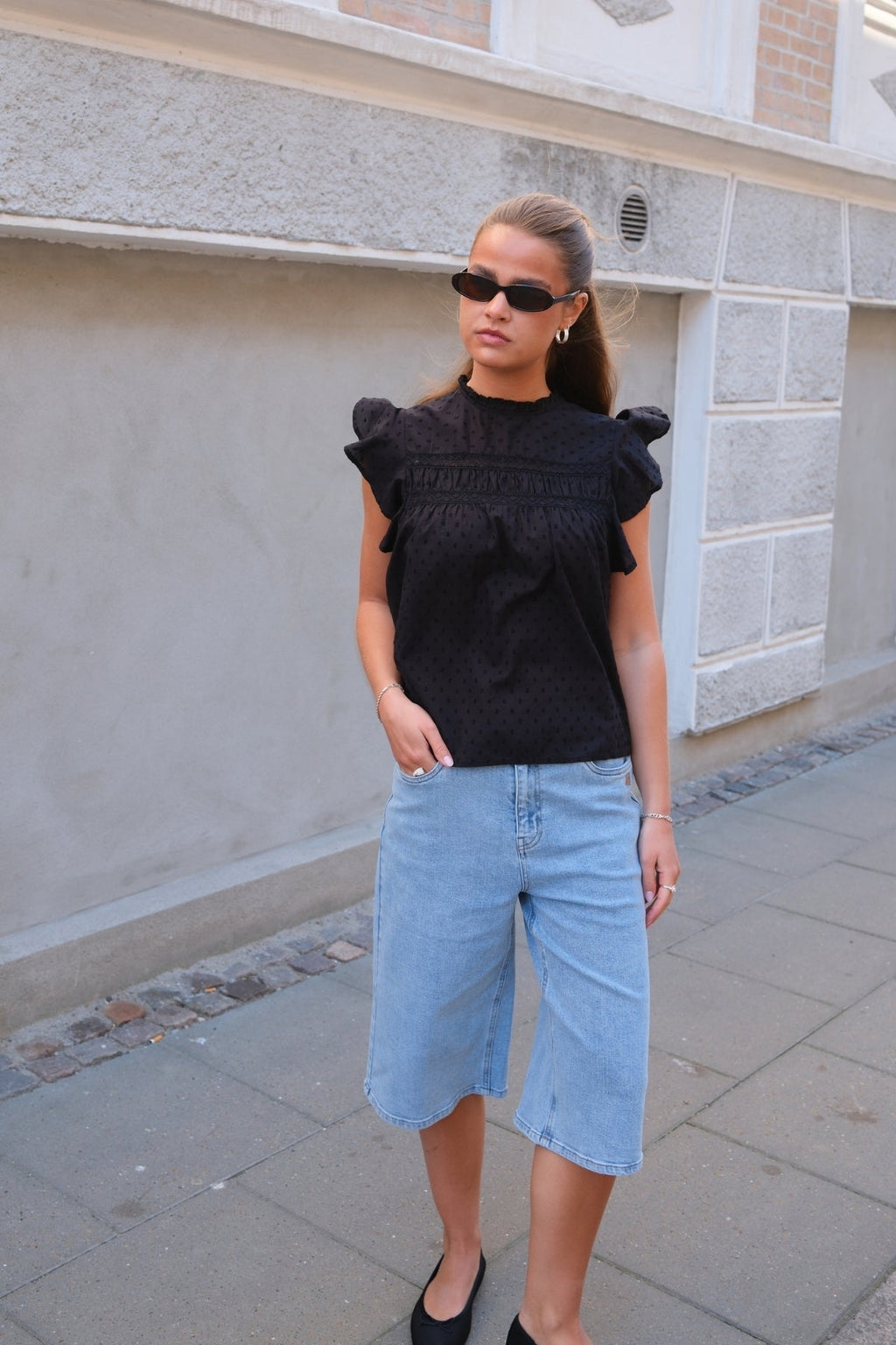 „Trine“ nėrinių viršus - juoda