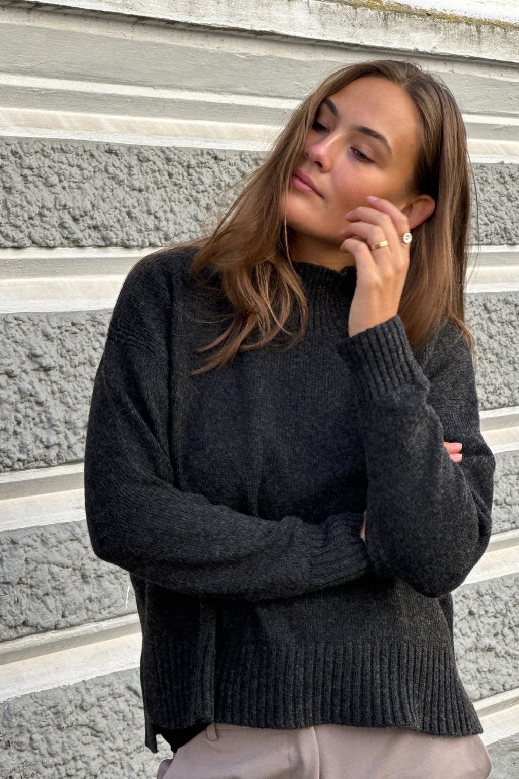 Per didelis megztas „Turtleneck“ megztinis - pakuotės sandoris (2 vnt.)