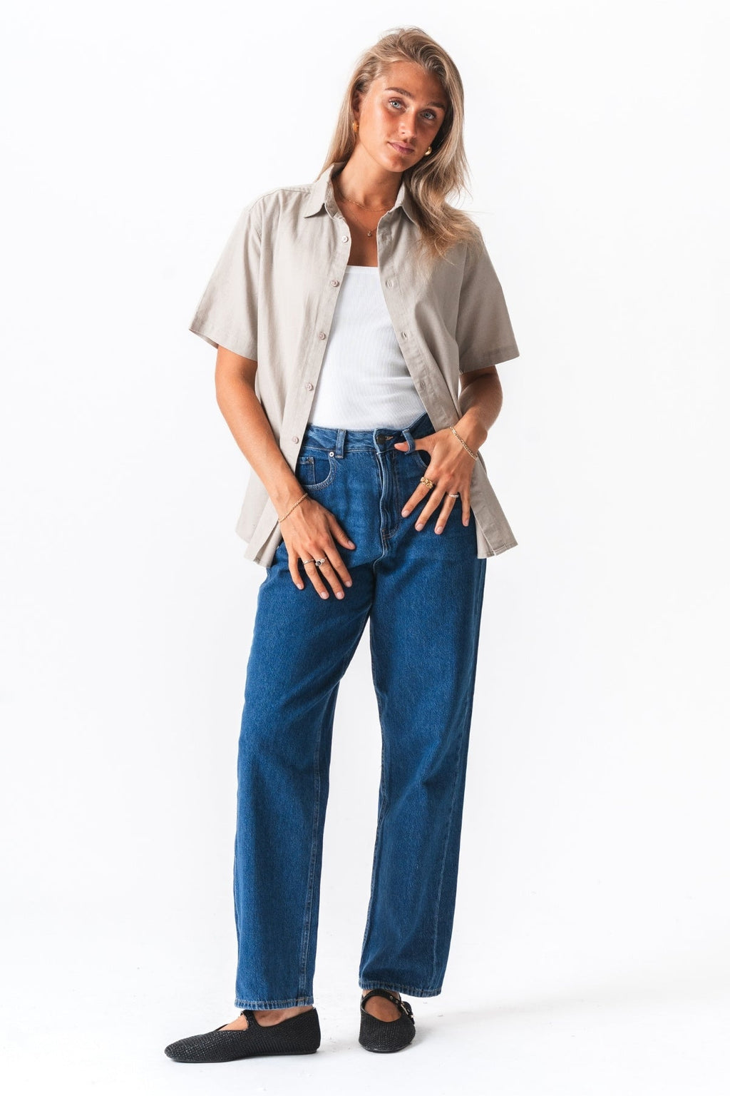 Trumpos rankovių marškinėliai - smėlis