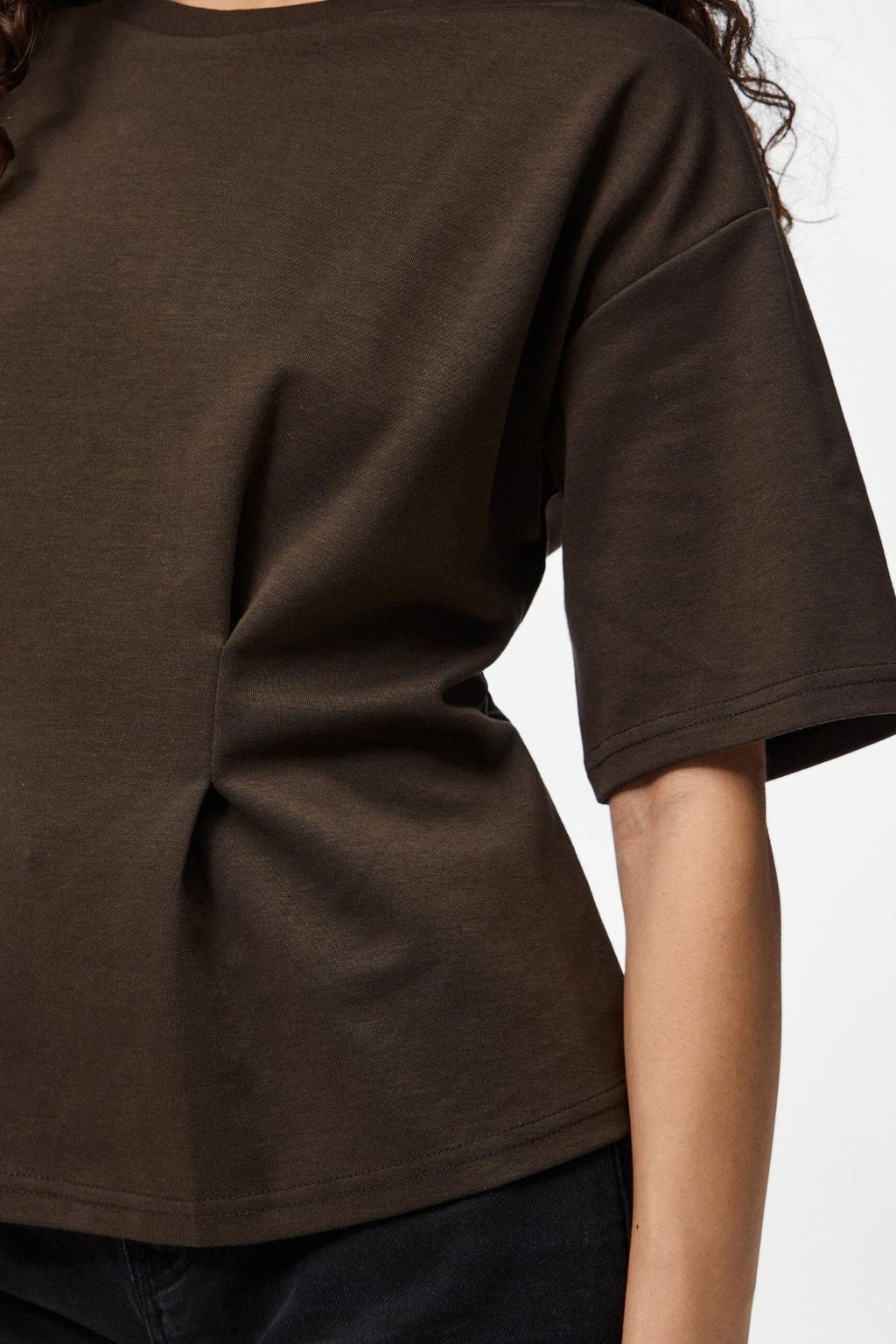 Skylar O-Neck Fitted Tee - Delicioso