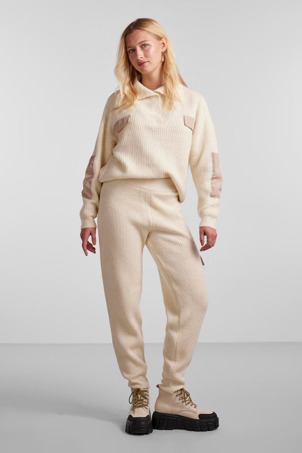 Naura Knit Pants - Antikvariniai balti