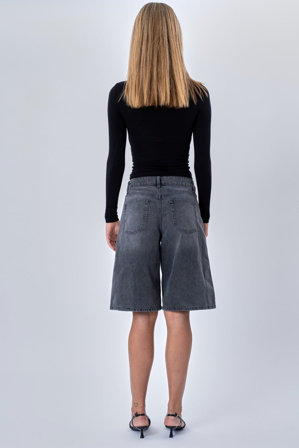 „Cassandra“ palaidinė - juoda