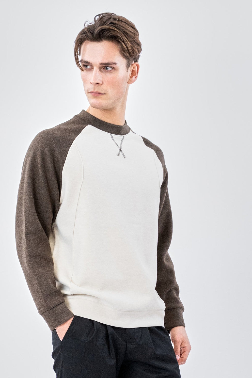 Crewneck Raglan megztinis su rankovėmis - abrikosų