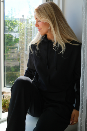 Essential sportiniai kelnaitės – juodos