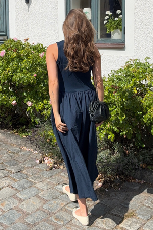 Hanna suknelė - tamsiai mėlyna