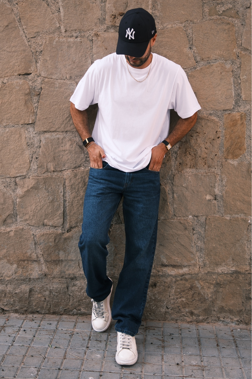 Atsipalaidavę džinsai - tamsiai mėlynas džinsinis audinys