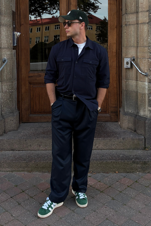 Chrisas viršuje - tamsus karinis jūrų laivynas