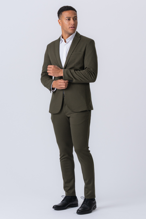 The Original Performance Suit™️ (tamsiai žalia) + kaklaraištis - Paketo pasiūlymas