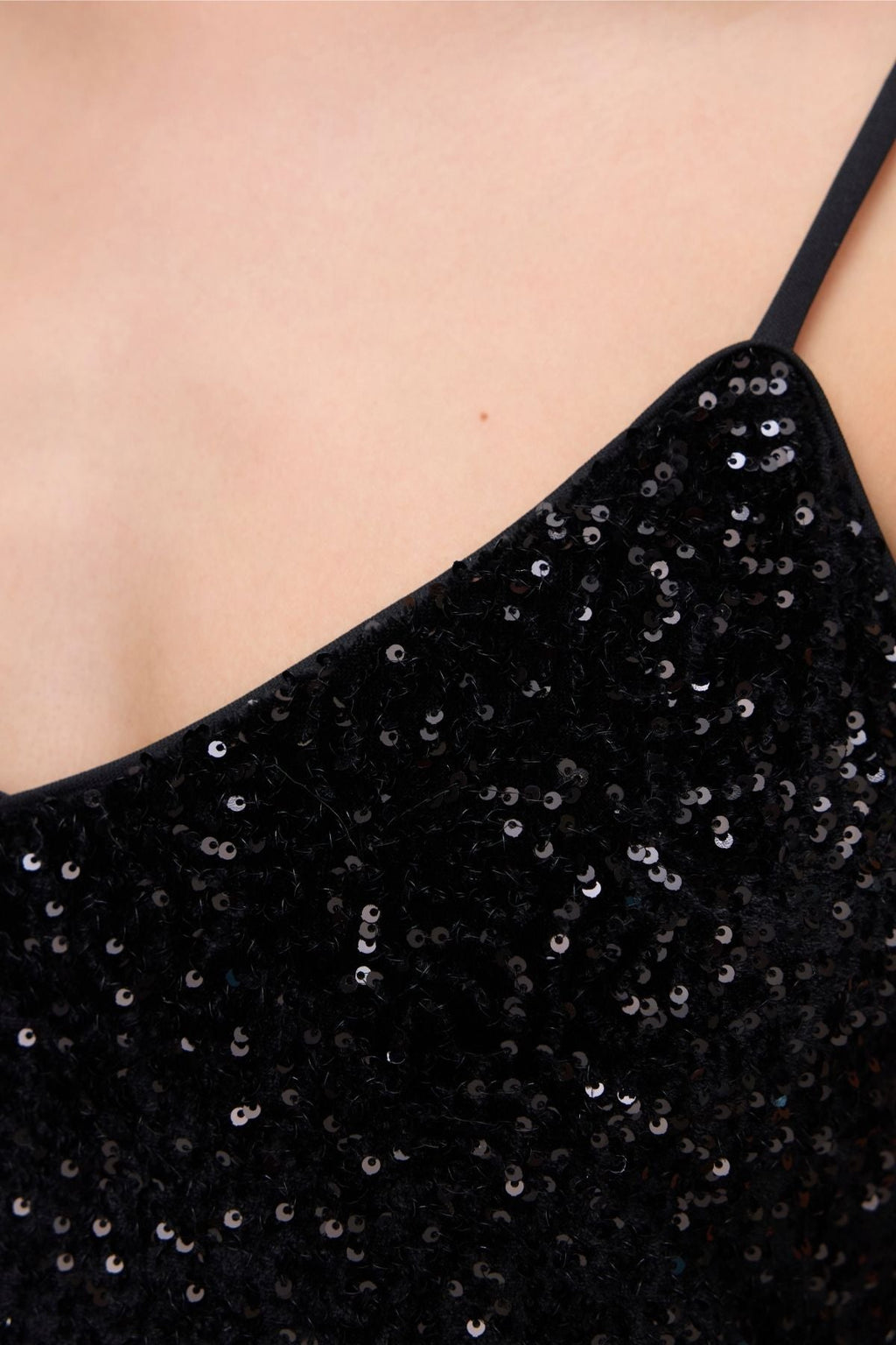 „Hoka“ trumpa suknelė - juoda