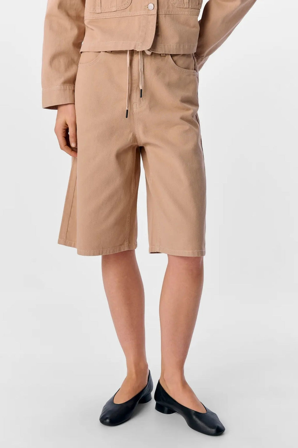 „Avery Bermuda“ džinsai - „Sandshell“