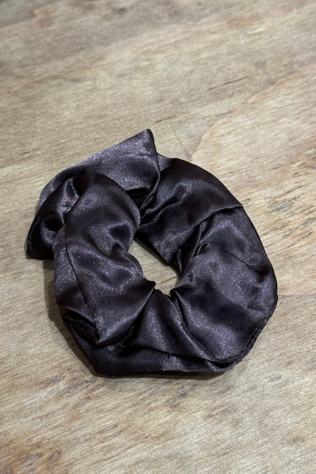 Scrunchie - tamsiai ruda
