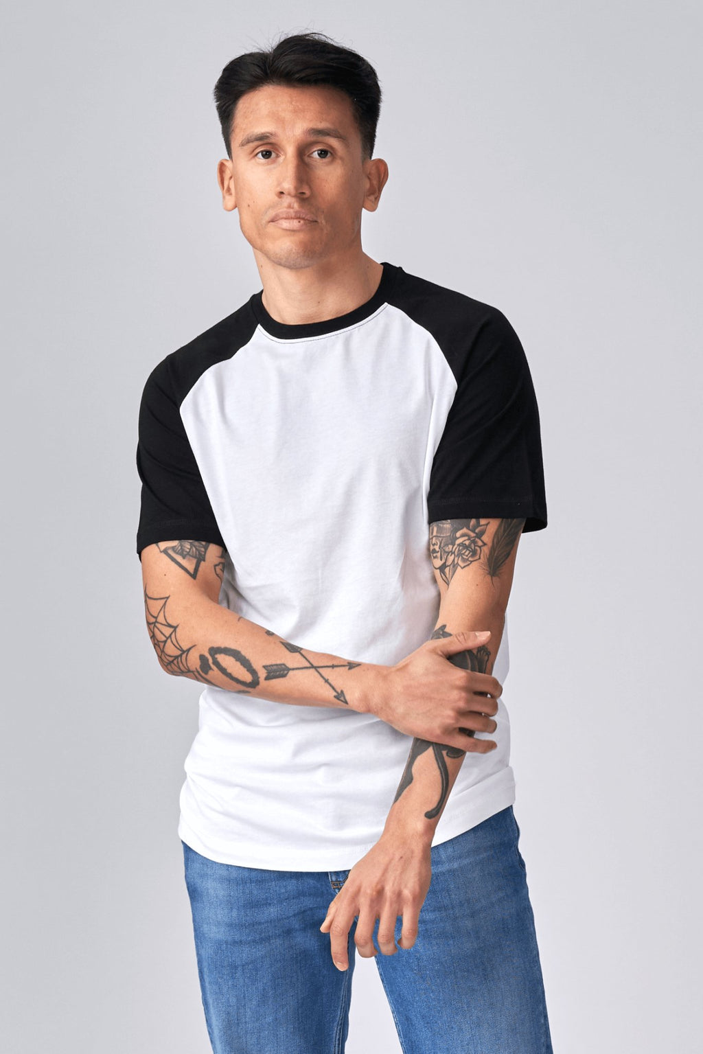Basic „Raglan“ marškinėliai - juodos ir baltos spalvos
