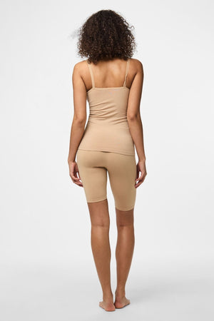 Paprastas apatinis viršus - gamta