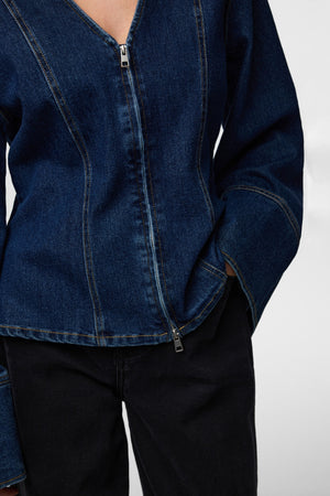 Flora džinsiniai marškinėliai – tamsiai mėlyni džinsai