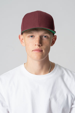 "Classic Snapback" - bordo spalvos