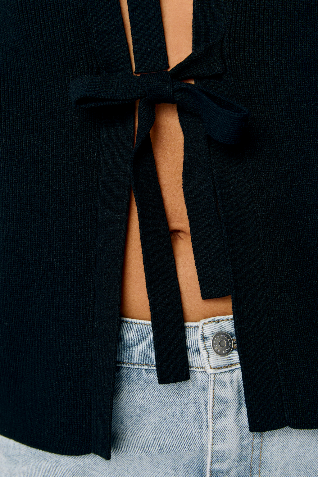 Julla Parvi 2/4 megztas megztinis - juodas