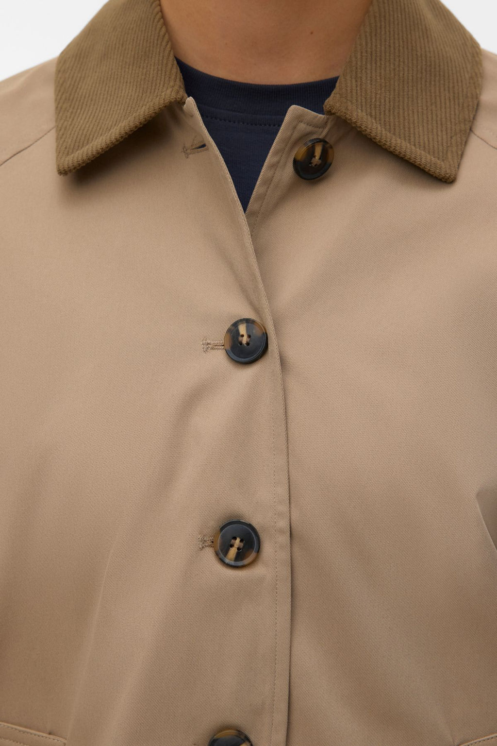 Chelseafia trumpa striukė – sidabrinė audinė