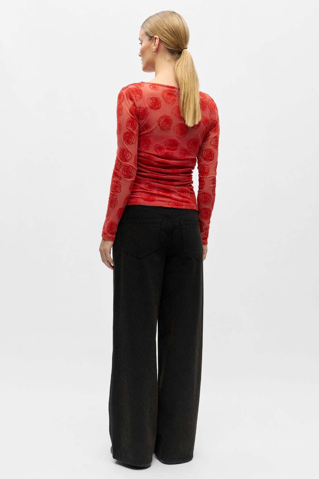 Elodie Top - Spanguolių puansetės rožės