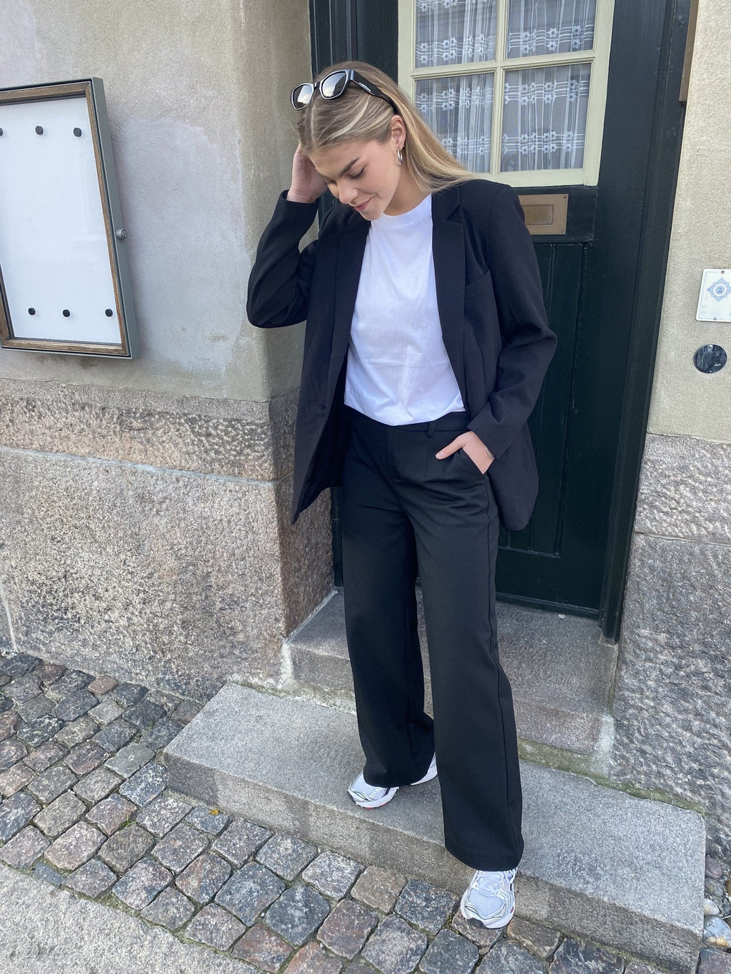 Liza plačia kelnaitės - juoda