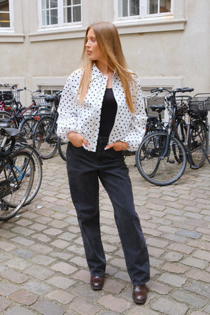 Isabel striukė – balta