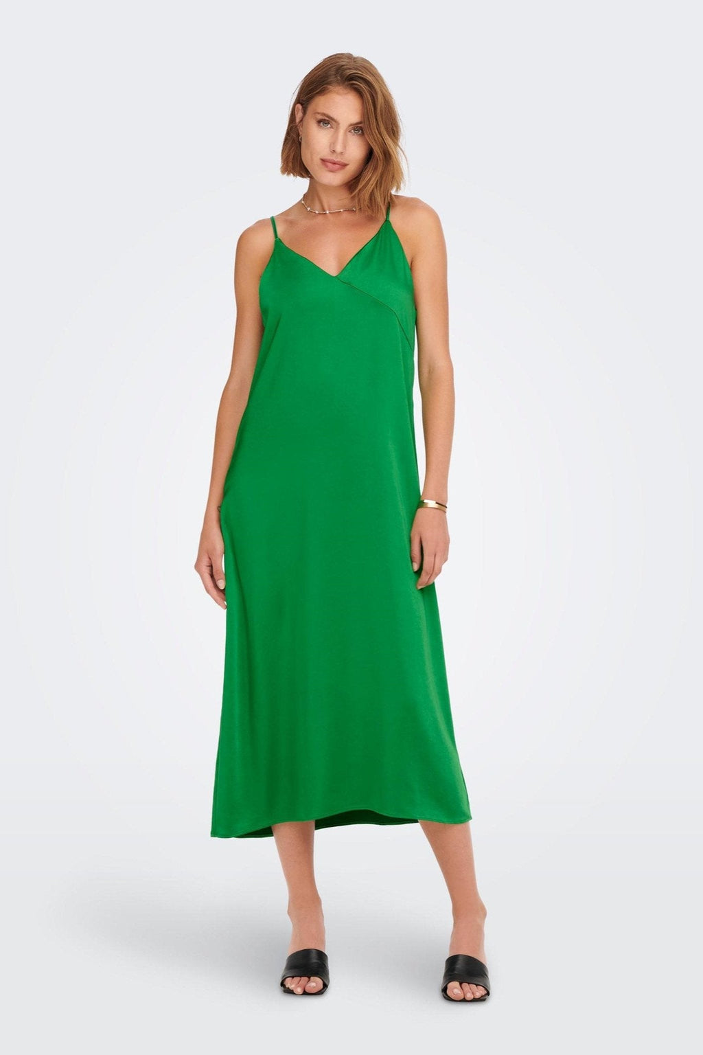 „Cosmo Slip Kjole“ - pirmoji tee