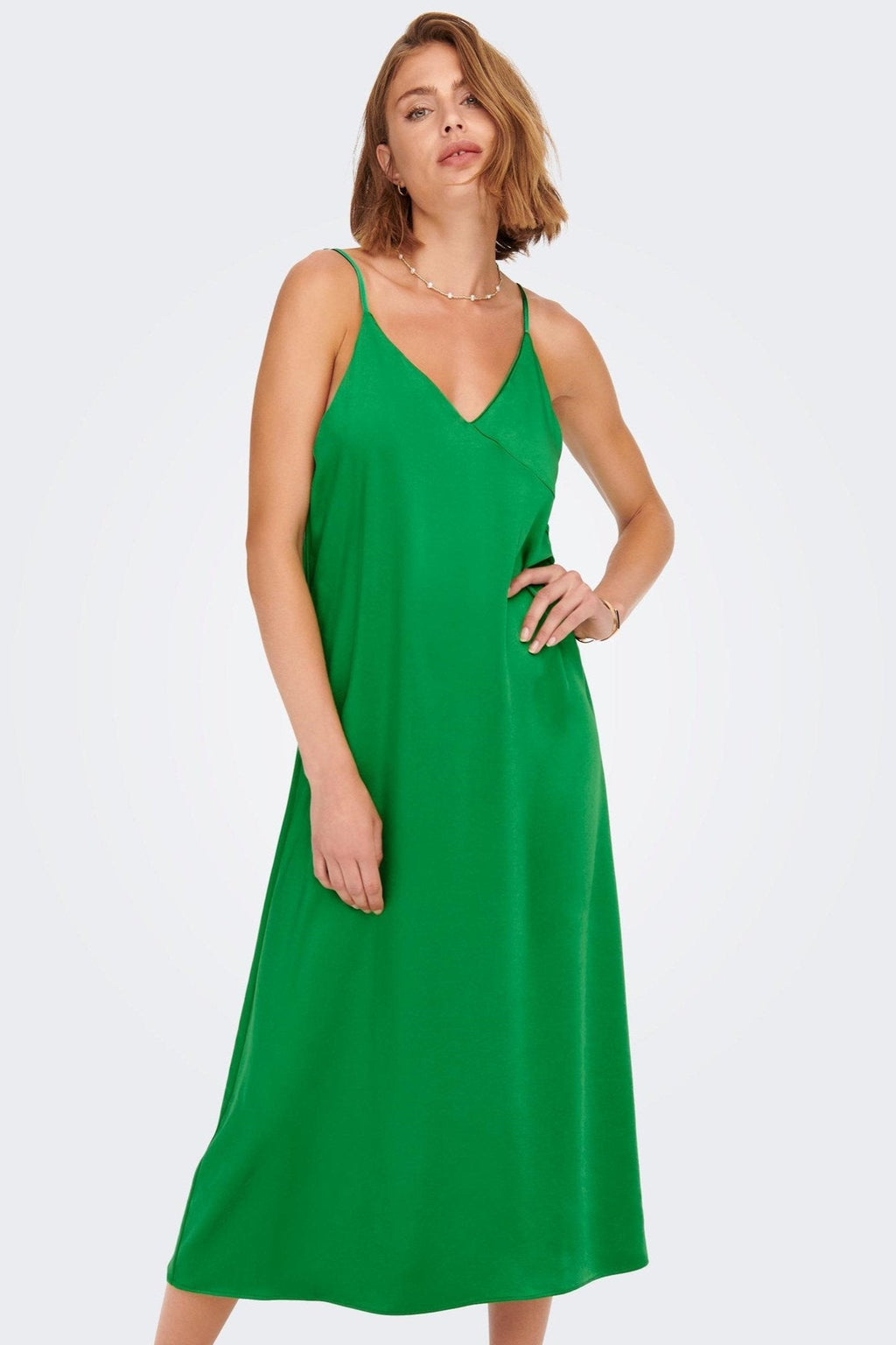 „Cosmo Slip Kjole“ - pirmoji tee