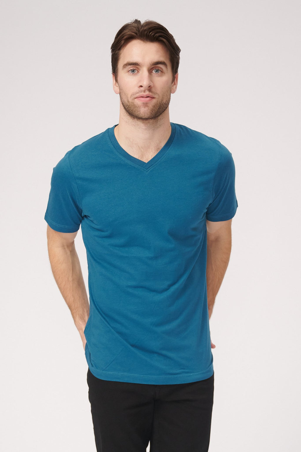 Basic „Vneck“ marškinėliai - naftos mėlyna