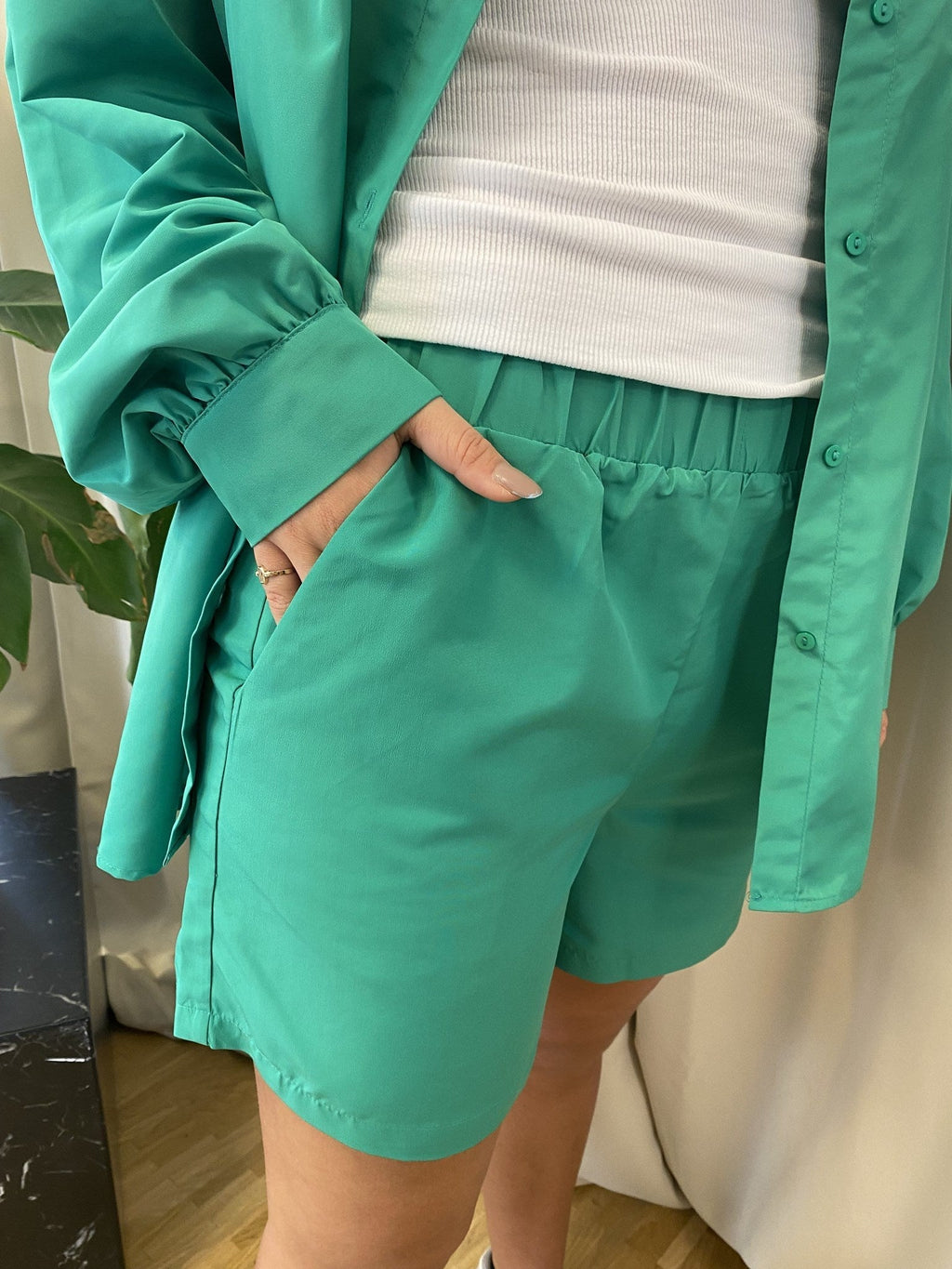 Chrilina aukštas juosmuo Shorts - Paprasta žalia