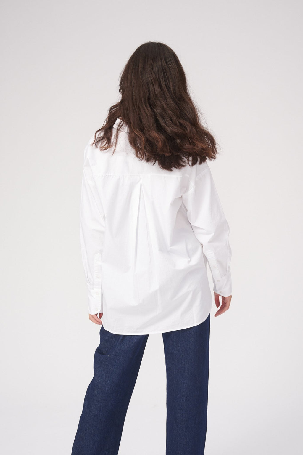 Atsipalaidavę marškinėliai - balti