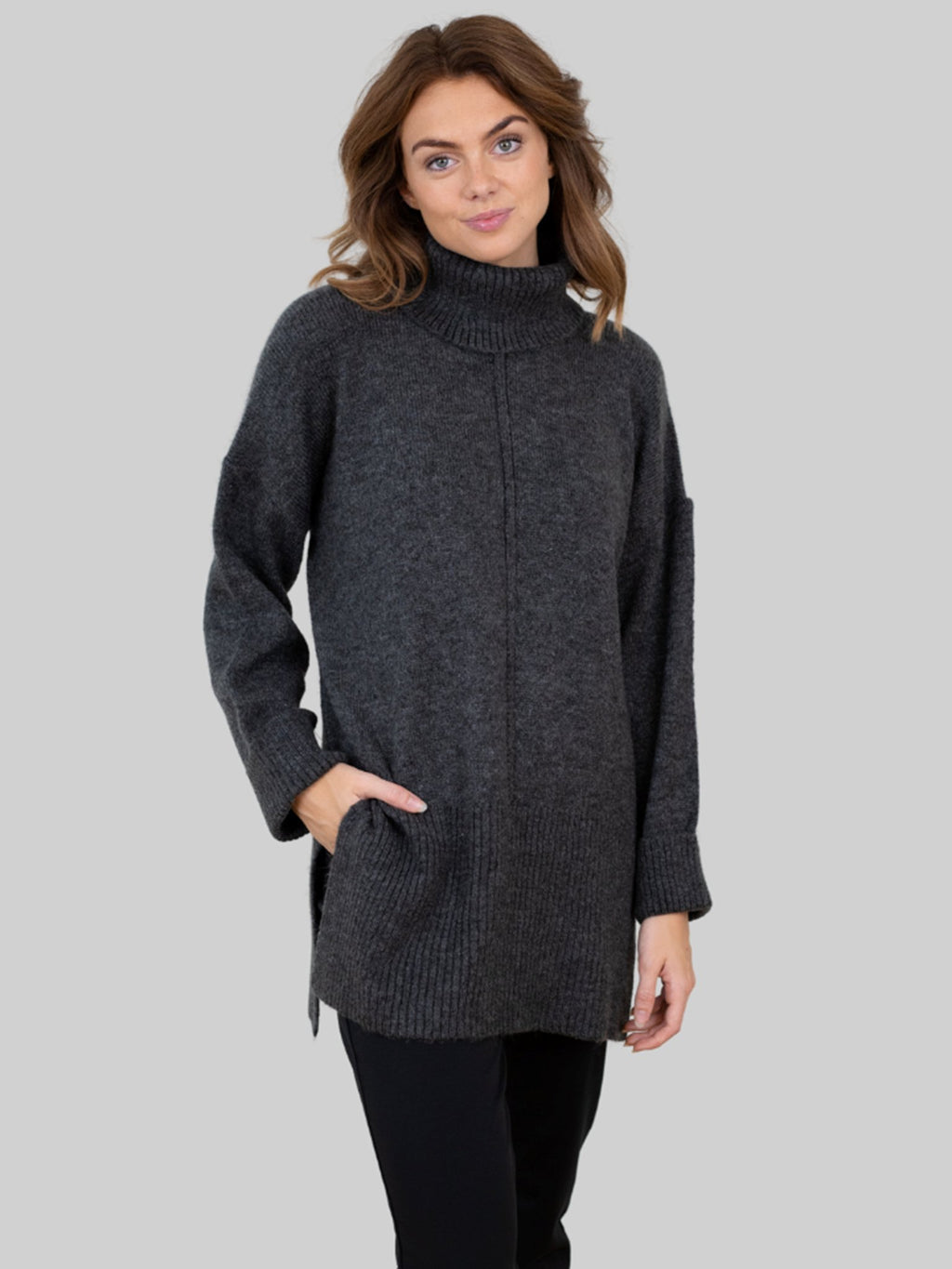 „Tatiana“ ritinio kaklo megztinis - tamsiai pilka